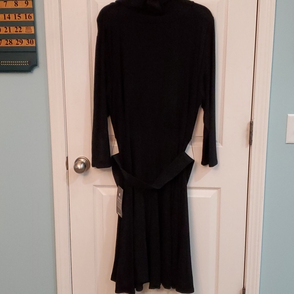 Dress - Picture 2 of 5